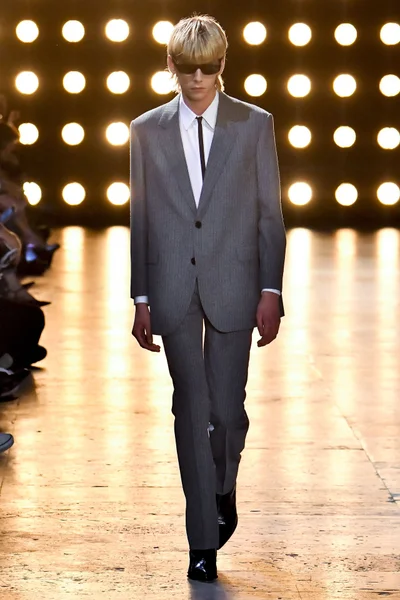 Look 13